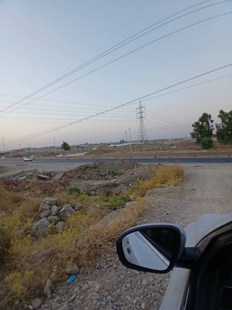السلام عليكم

ارض في القوسيات المساحة ١٣٢ 

الواجهة ٦ ونزال ٢٢

مكانها الفرع المقابل معمل الغاز فرع صعدة العالي قرب جامع المقتدى
بيها وصل بلدية
السعر ٢٢ ومجالها بسيط جداً

***********

الصورة الاولى مكان الفرع 

الصورة الثاني شكل الارض
