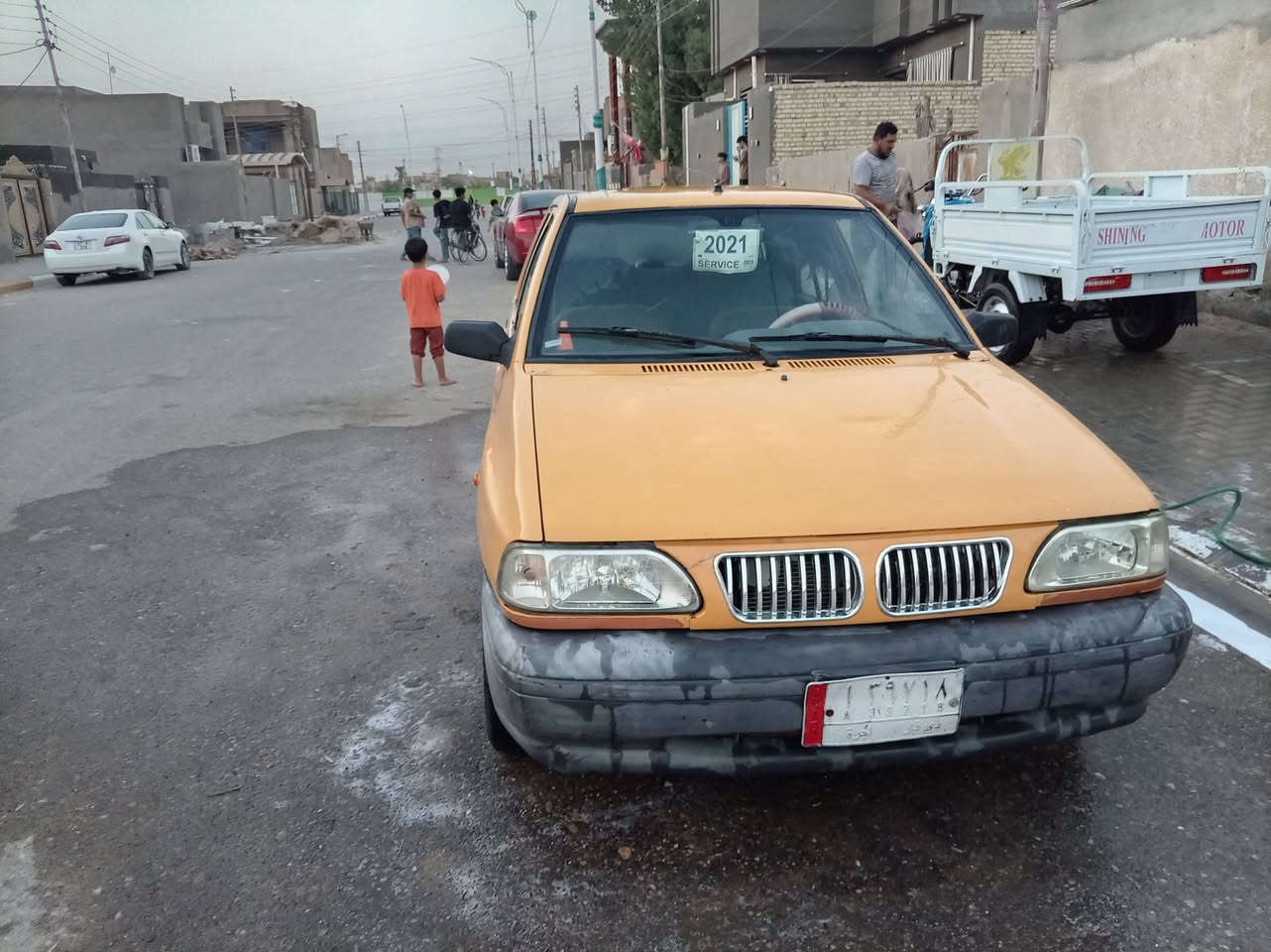 السلام عليكم سايبه للبيع مديل 17 مكينه وكير برايد سياره جاهزه وخير من الله حداديه وتخم تواير جديد رقمها ذي قار تاريخ نفاذ سنويه 2027 هيه مصفره وتحويل ثاني يوم للمعلومه سياره بيها ضربه بجامله الخلفي عابره ع جنطه بس ما واصله للحوض مكاني سماوه سعرها 22 رقم مبايلي ***********
