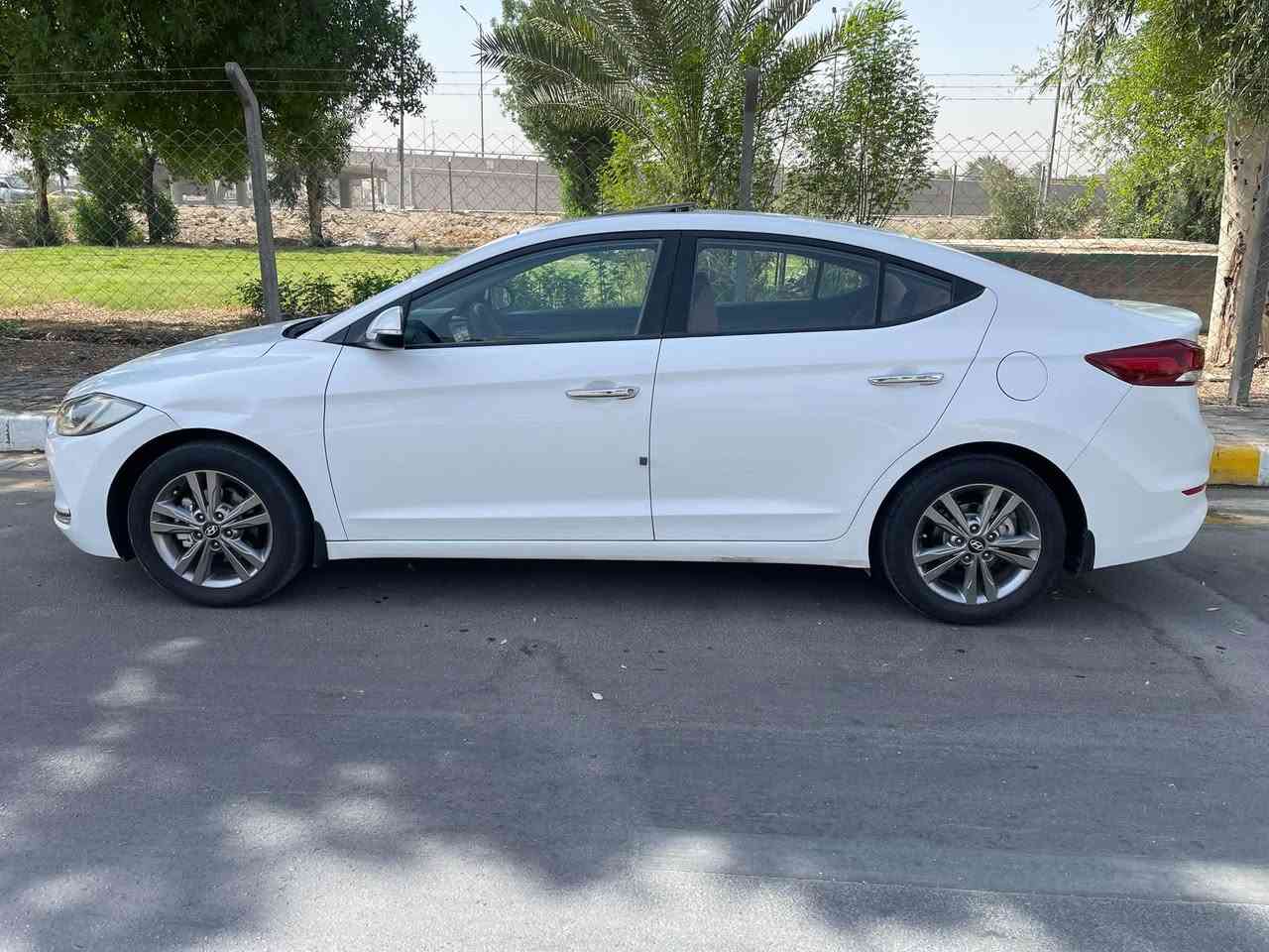 النترة 2017 وارد خليجي سيارة جديدة جدا سيارة مال بيت ما تعبانة على وضع الشركة ماشيه 130الف محرك وكير مكفولات على وضع الشركه محرك 2000 دوش لمواصفات فول 1/1 السعر 128وبيه مجال العنوان بغداد الامين الثانيه رقم ***********
