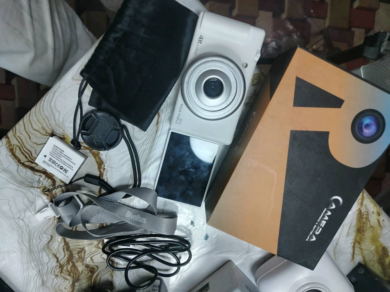 سلام عليكم شباب توفرت عدنه كامره
فوركي 64ميكه بكسل
زوم 18x
رام 32
ملحقات رام وشاحنه وخيط وجنطه
السعر مع التوصيل 100
الستفسار علئ هاذا رقم ***********