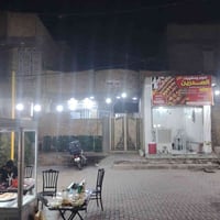 محلل هو والاغراض للبيع تريد بس الغراض تجي تخاذهن تريد المحل وغراضه طك ...