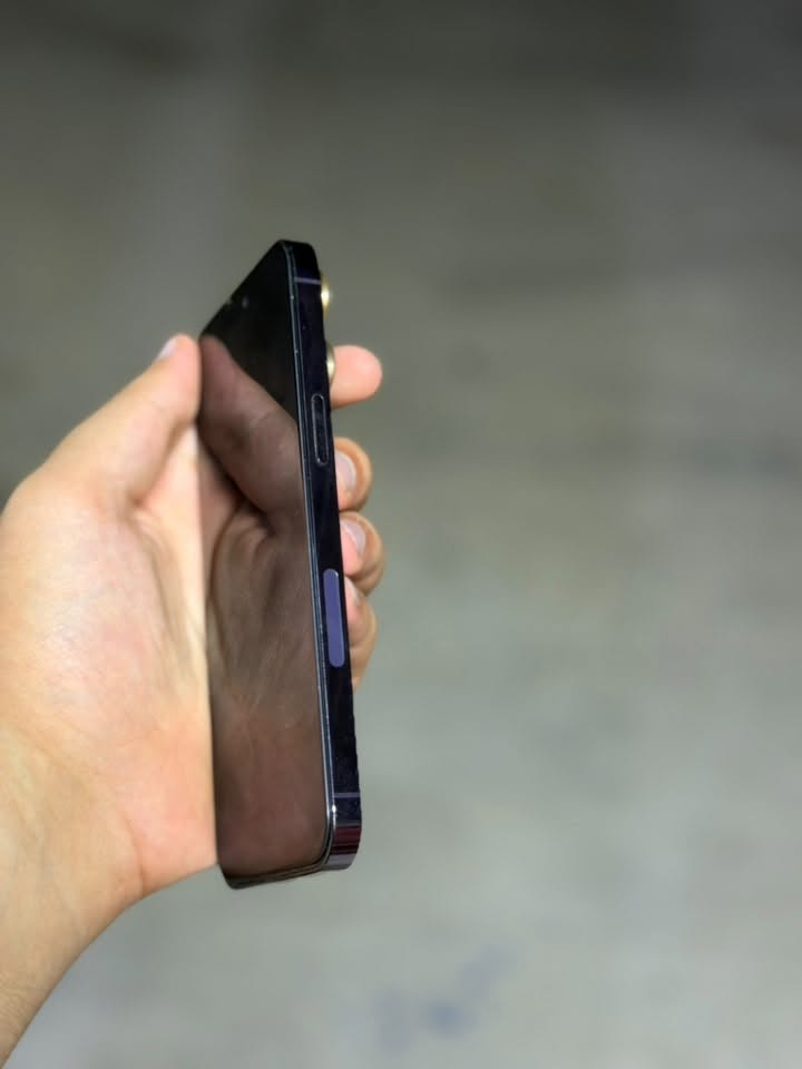 السلام عليكم
للبيع ايفون 14 برو ماكس نسخة eSim ذاكرة 256 بطارية 82 نظافة الجهاز 95‎%‎ بدون اي عيب او مشكلة كلة بلادي 
*********** واتساب فقط !! 
مكاني كركوك دوميز
