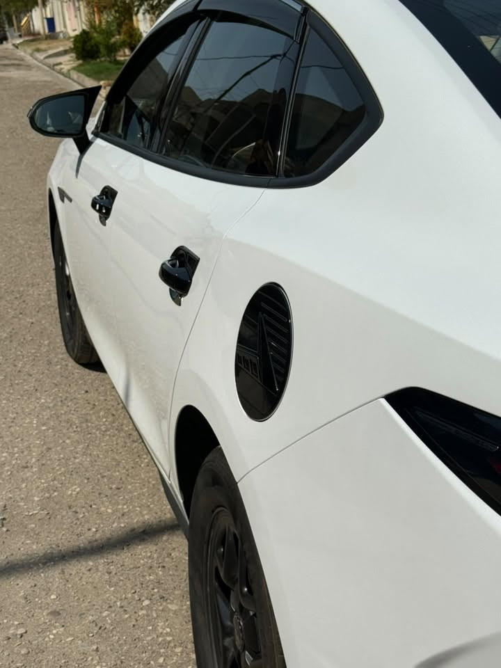 Byd seal 05
كير تعليق بطاريه ١٢٨ كيلو 

موصفاتها نفس موصفات النص فول 

رقم نينوى وبيها كوبون الكتروني 

ماشيه HEV ٣ الف 

والكلي ١٢ الف 

بيها بس شخطه بالباب موضحه بالصوره  ..

السياره محدثه باخر التحديثات ومفعل بيها الدود لانشر وتنبهات باللغة العربية وكامله مكمله من كل النواحي 

السعر ٢٥ مليون ..

للتوصل واتساب على الرقم ***********
