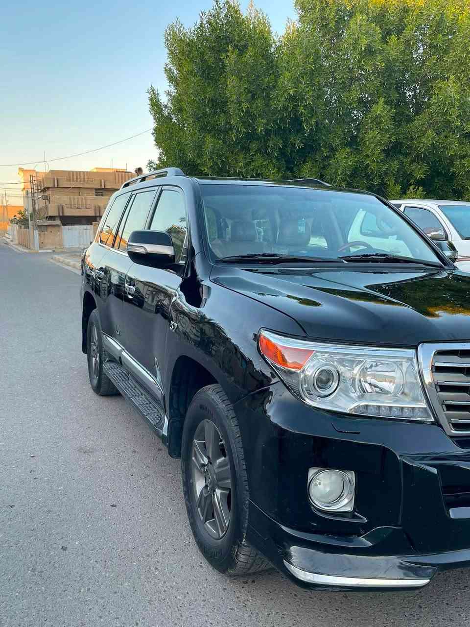 السلام عليكم
لاندكروزر 2013 (VXR) V8 5700
رقم اربيل بأسمي السيارة 
5 بصمات 
4 كامرات 
13 سماعة JPL
كشنات جلد تبريد 
كشنات كهربائي
3 قطع تبريد 
مري شفط 
صندوق كهربائي 
ستيرن كهربائي
منظومه زنون بلادي 
محرك وگير كفاله 
معروفه موصفات ل VXR 
للاستفسار:***********
