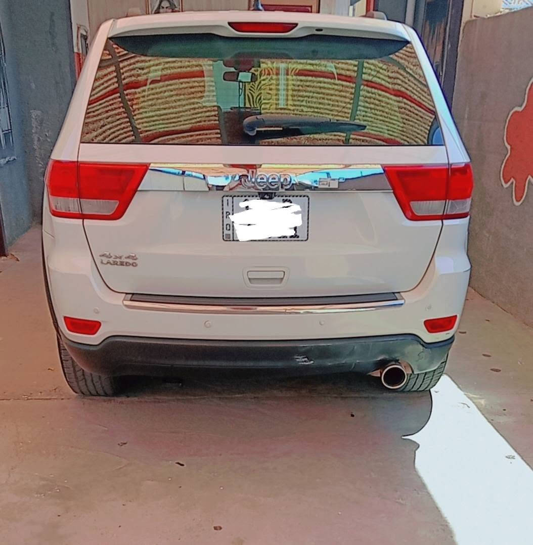 السلام عليكم للبيع سياره جيب لاريدو موديل 2012 خليجي لون ابيض مكفوله من الضربه والصبغ سنوية بأسمي محرك 6 سلندر سيارة نضيفة رقم بغداد انكليزي تحويل مباشر،،، مواصفات بصمة تشغيل وفتحة سقف وتبريد ثلج ولايت زنون ابو العدسة وبيها بعد مواصفات مكان السيارة الراشدية بغداد السعر ب 175$ وبيها مجال حك الجية الشراي يتصل عل هذا الرقم ويدلل ***********
