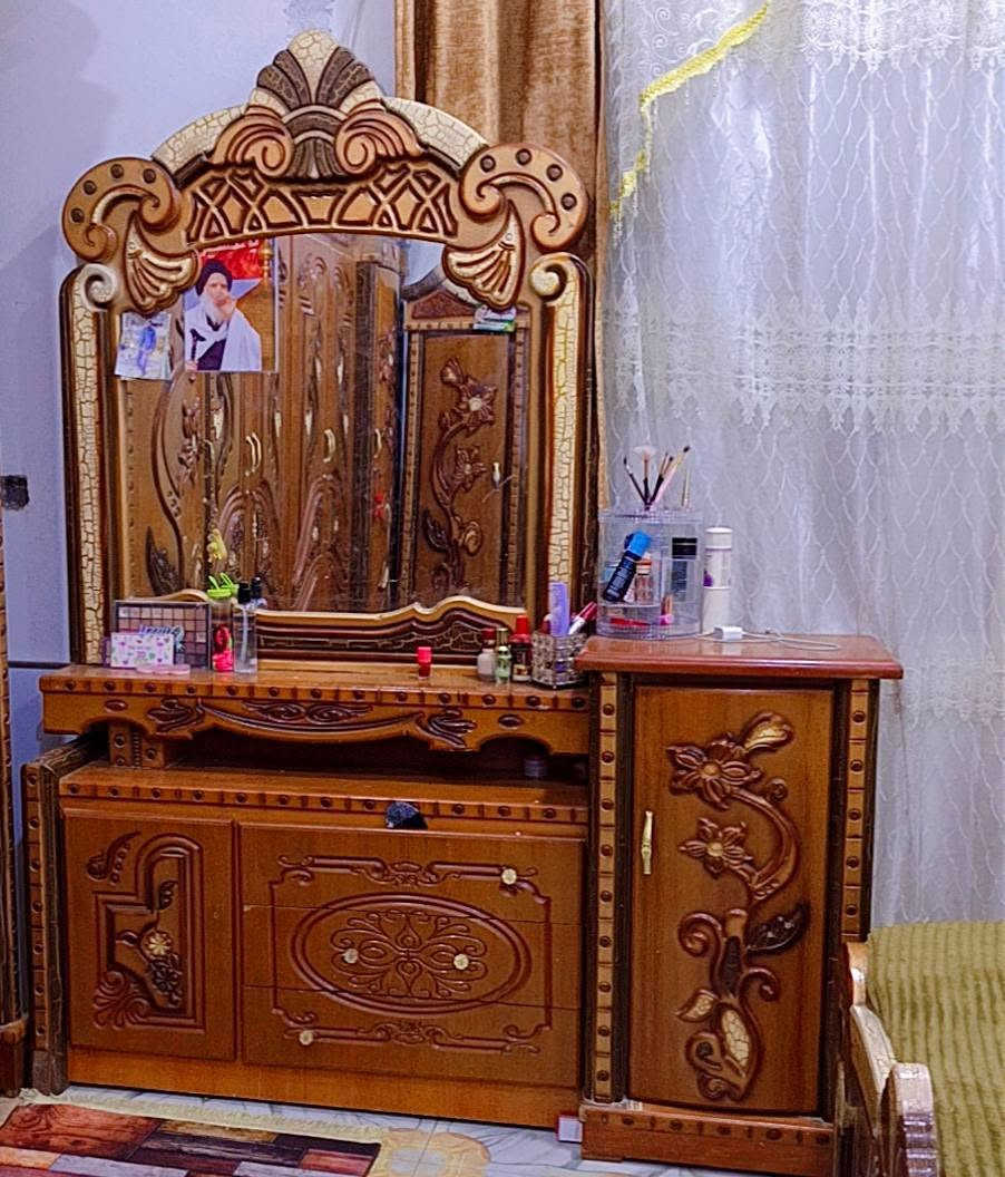 السلام عليكم غرفة نوم للبيع خشب عراقي تفصال الغرفه نضيفه وجديد مستعمله 6اشهر سعر مليون وميه الف
وبيها مجال عنوان ناصريه الاسكان صناعي رقم الهاتف  ***********
