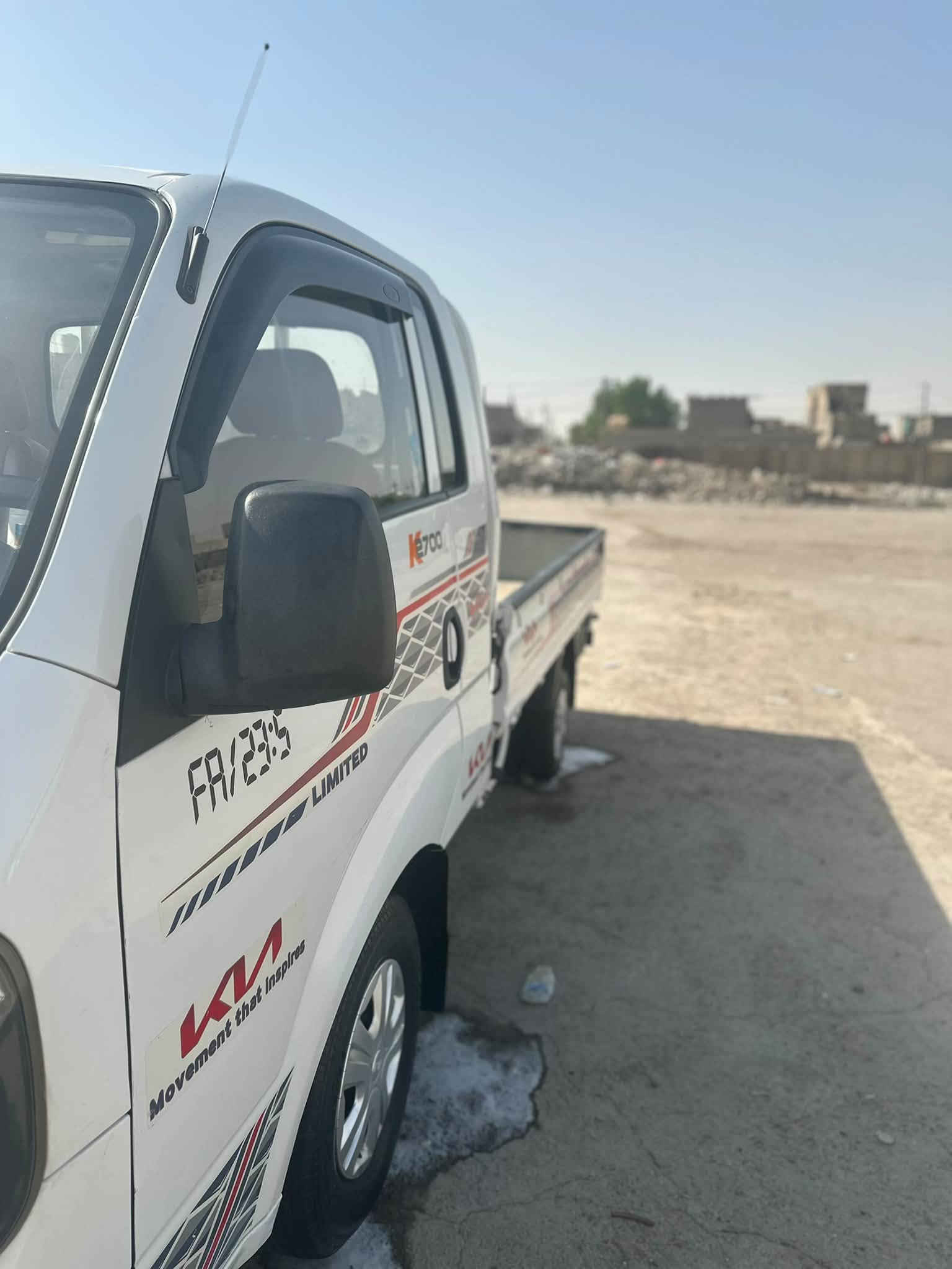 السلام عليكم كيا بنكو 2700موديل2018رقمه بغداد دولي حداديه جيده محرك جيد العنوان بغداد رقم الموبايل ***********
