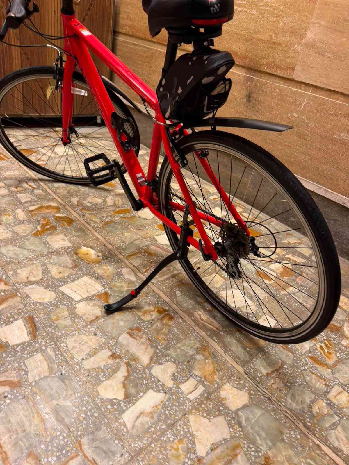 يونڤيكا C700 • ٢٨ بوصة • Shimano ALTS