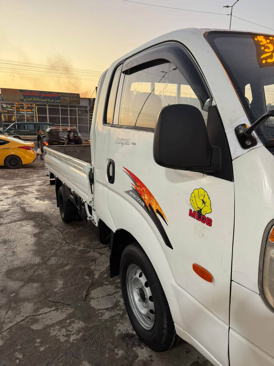 ‏Kia 2008 مكينة مسكر مكينة جديدة ضربة ما بيها سيارة بيها بس الهلال صبغ سعرها 83 وكأنها ***********
