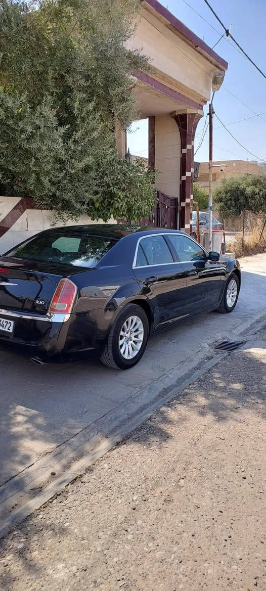 اوباما 2012 رقم اربيل فقط محرك مفتوح   بدون ضربه بدون صبغ موصفات عاديه كير عصا تبريد ثلج حدادية جديده طخم تايرات جديد سنويه بأسمي ٢٠٣٠ تنتهي .. بيها دفتر بنزين ماشيه 180 ميل استخدام شخصي ما مشتغله خط ..سعر 155 وبيها مجال بسيط او مراوس حسب القناعه عنوان كركوك ***********
