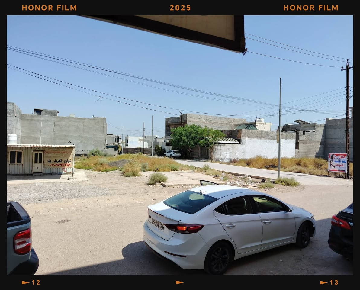 قطعة أرض للبيع تقاطع القدس قريبه من الشارع العام المساحه 200 خدمات كامله للاستفسار ***********

نص مكتوب في الصور:
- HONOR FILM 2025 HONOR FILM 13 12
- HONOR FILM 2025 HONOR FILM 12 13
- HONOR FILM 2025 13 12