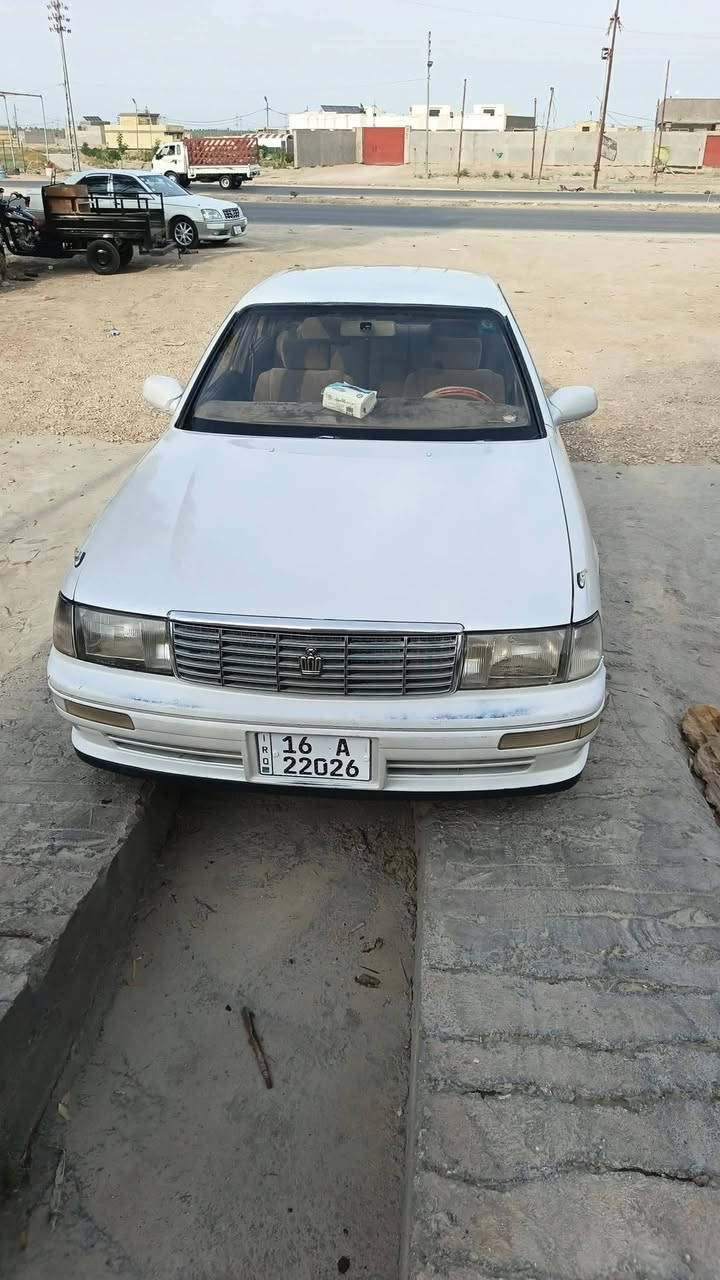 السلام عليكم كراون بطه منفصل موديل 1993كفاله من كص وعيب شرعي واصوليات فقط جاملغ خلفي صبغ والباقي كفاله رقم قادسيه سنويه لا 30تصقط شرط الاتحويل مكينه كير فول سعر 55 وبيهه مجال الاتصال ***********
