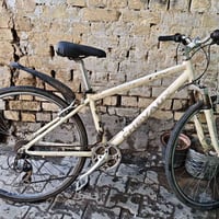 شي فوكس المنيوم ب 65 ألف  07704772785 واتساب  بغداد شارع حيفا
