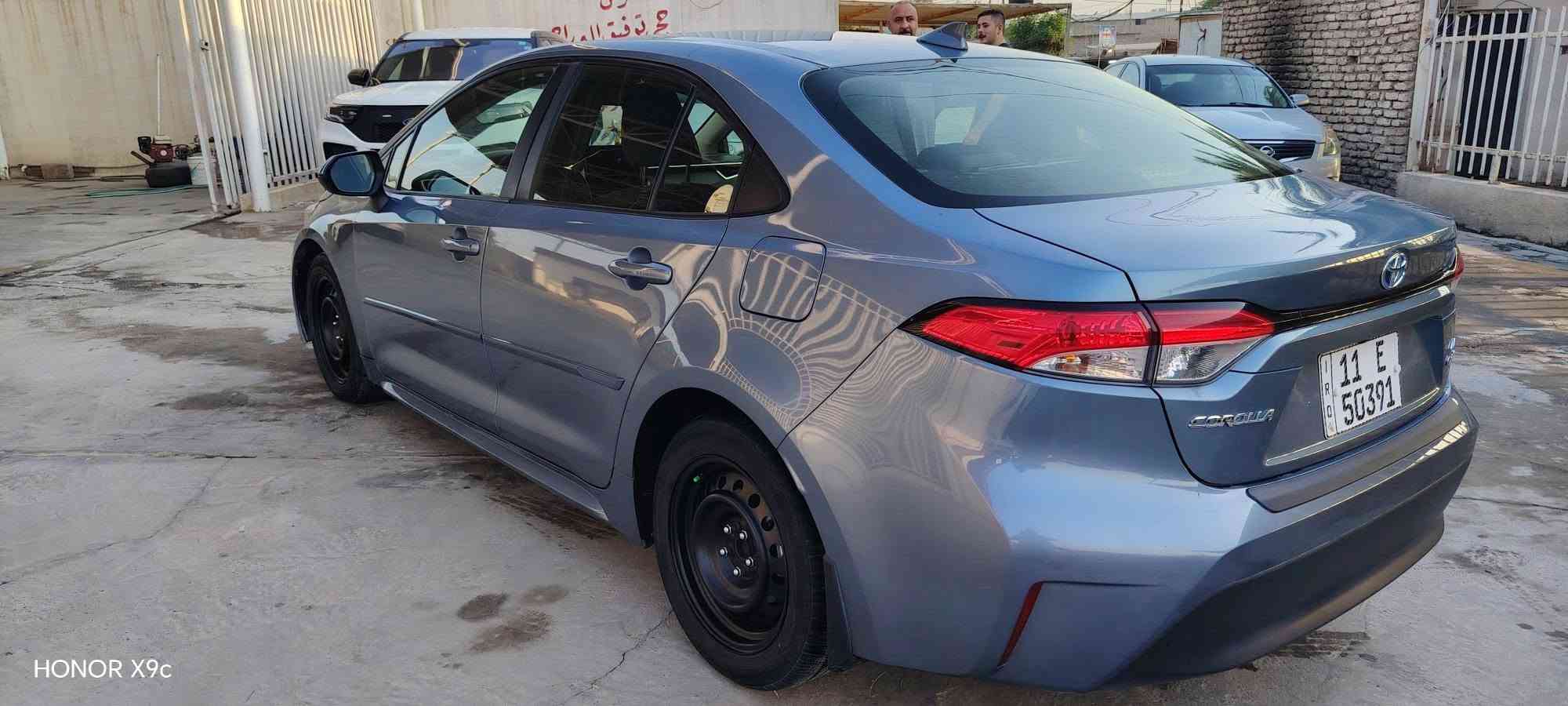 كورلا هايبرد موديل 25 رقم بغداد بسمي هزه وسنويه جديد مواصفات LE محسن بصمه محرك1800 الحادث جاملغ وبنيد فقط ماشيه 10الف بيع او مراوس مكاني سامراءالسعر 139 الشراي يتصل  ***********

نص مكتوب في الصور:
- HONOR X9c