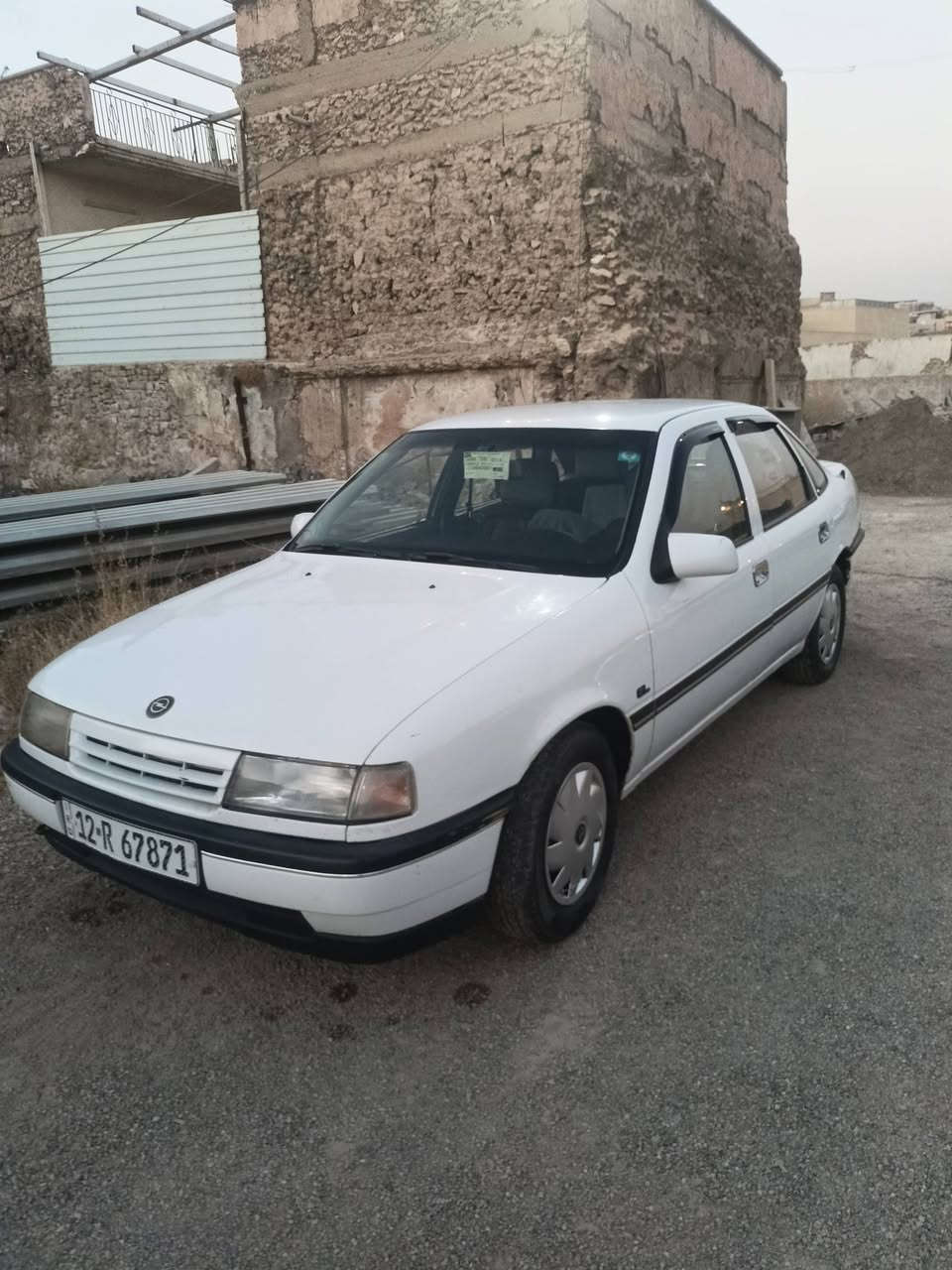 فكتره حجم16 موديل 1992
سياره نضيفا اني صاحبها الشرعي شرط تحويل 
رقم نينوئ مسطره العنوان جانب الايمن حي المامون 
السعر 44 وبيها مجال بسيط 
رقم الهاتف ***********
