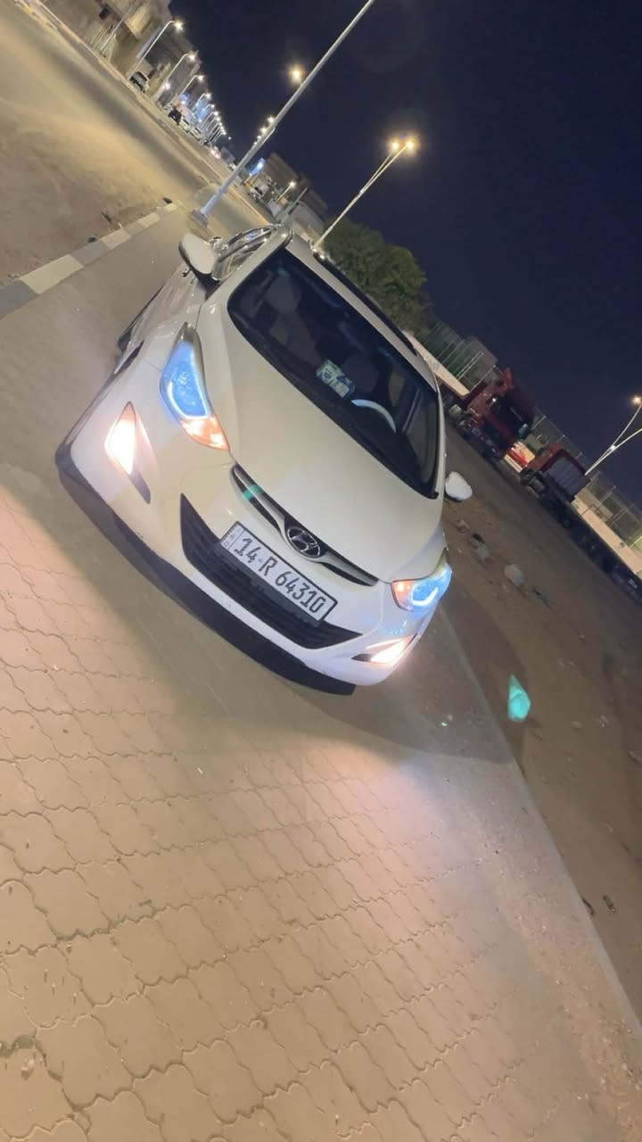 سلام عليكم 
انترا 15 فول مواصفات مكينه1800دوش 
سياره كفاله عامه تخم تاير حداديه جديده تبريد ثلج السياره معوزه اي شي  مكان السياره بصره زبير السعر اتصل وبيك خير ودلل***********
