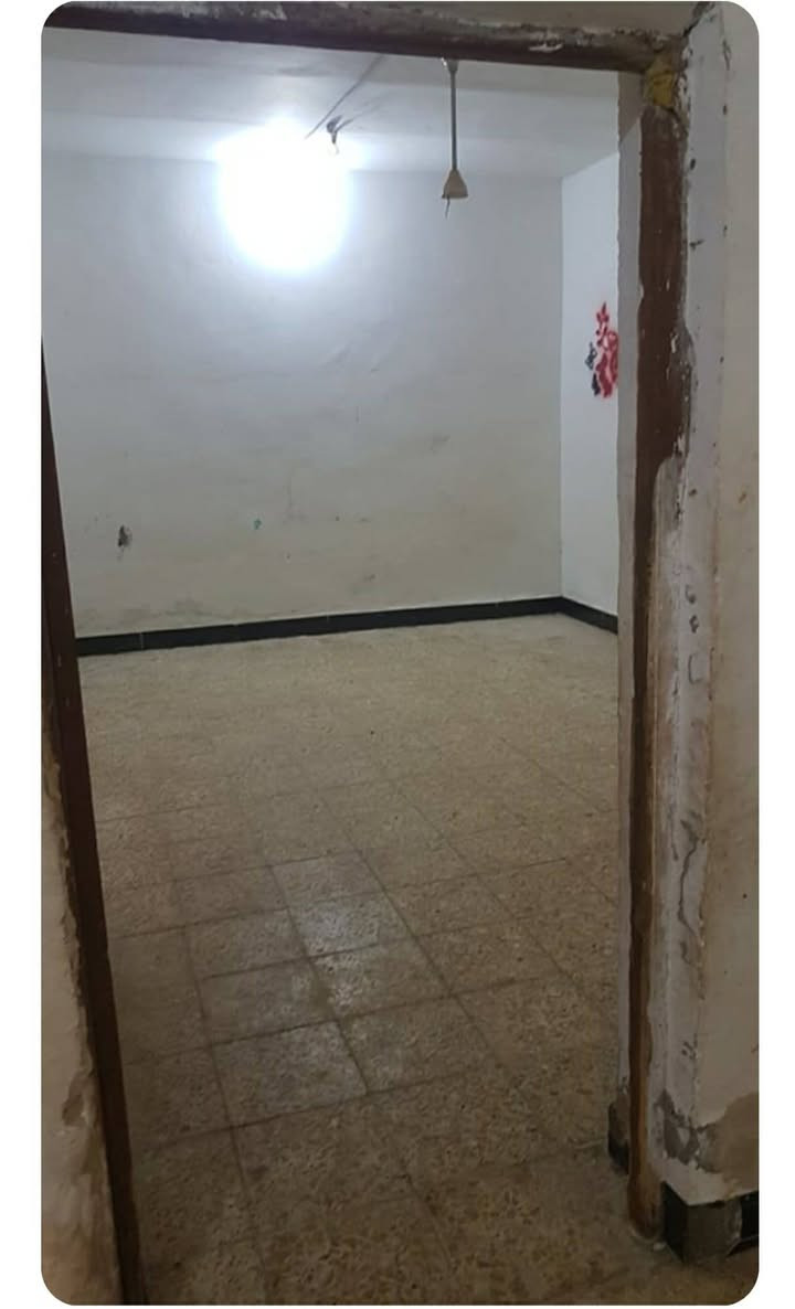 بيت للبيع طابو صرف المساحه ١٠٠متر غرفه وصاله وصحيات حي اور الثانيه تفاصيل اكثر تصال ***********
