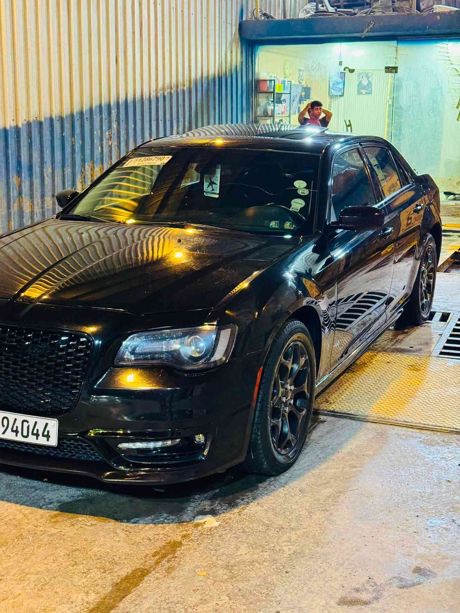 فور ويل 6 سلندر 
ماشية 50000 mi 
بدون ضرر السيارة 
قطعها كلها مسروقة ومرجعة شركة
بيها صبغ جاملغات خلفيه فقط من امريكا بدون ضرر 

بانوراما 
كشنات جلد تدفئة 
نضام سماعات beats
شاشة كبيرة ابل كار بلي واندرويد اوتو 
رقم دهوك باسمي تحويل مباشر 
 سنوية عظم جديدة 
هزة جديدة 

السيارة جداً نظيفة وبوضع الشركة 
وماكو 22 بدون حادث بهيج سعر 
السياره على ايدي ماناقصها شي 

السعر  :  215  
المكان : بغداد الامين الثانيه  
*********** 
  اتصال او واتساب
