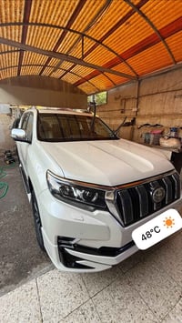برادو لاندكروزر موديل 2023 فئة vx 4 كاميرات ستيرن حفظ وضعيات كهربائي ن...