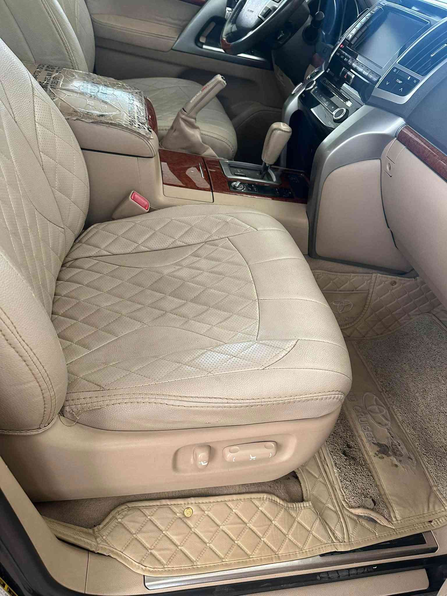 لاندكروز VXR • ٨ سلندر • رقم أربيل