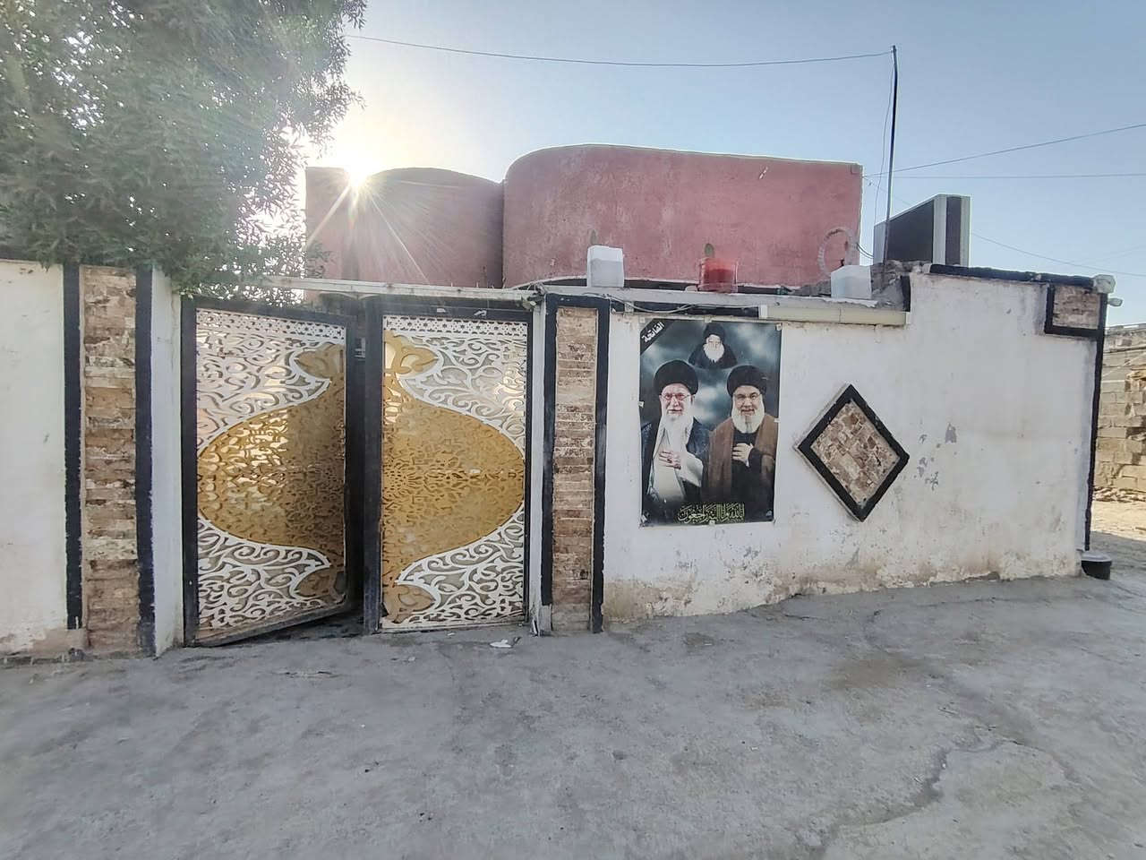 السلام عليكم بيت للبيع في منطقة المعامل بستان سامي قرب حسينيه زينب الكبرى يتكون من استقبال 2 غرف وصالة ومطبخ وصحيات يتوفر خطين مي وخطين كهرباء مع السحب منظومة كامرات مراقبه + بلازمة مساحة البيت 170 متر بيت ركن البيت كامل
للتواصل ع رقم ***********
*********** متوازي ع بيع والشراي أهلا وسهلا
السلام عليكم بيت للبيع في منطقة المعامل بستان سامي قرب حسينيه زينب الكبرى يتكون من استقبال 2 غرف وصالة ومطبخ وصحيات يتوفر خطين مي وخطين كهرباء مع السحب منظومة كامرات مراقبه + بلازمة مساحة البيت 170 متر بيت ركن البيت كامل
