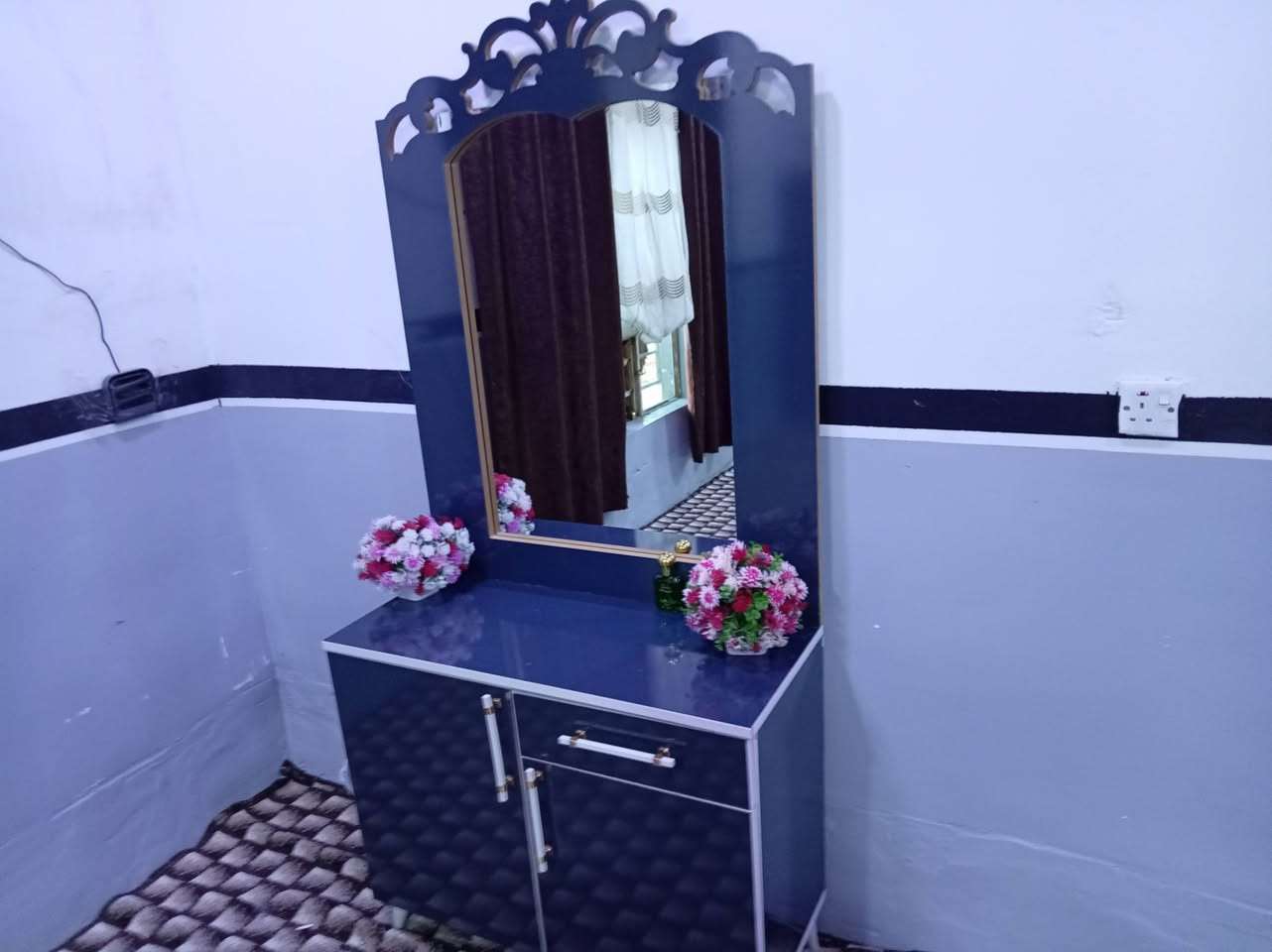 غرفه نوم • خشب ثقيل