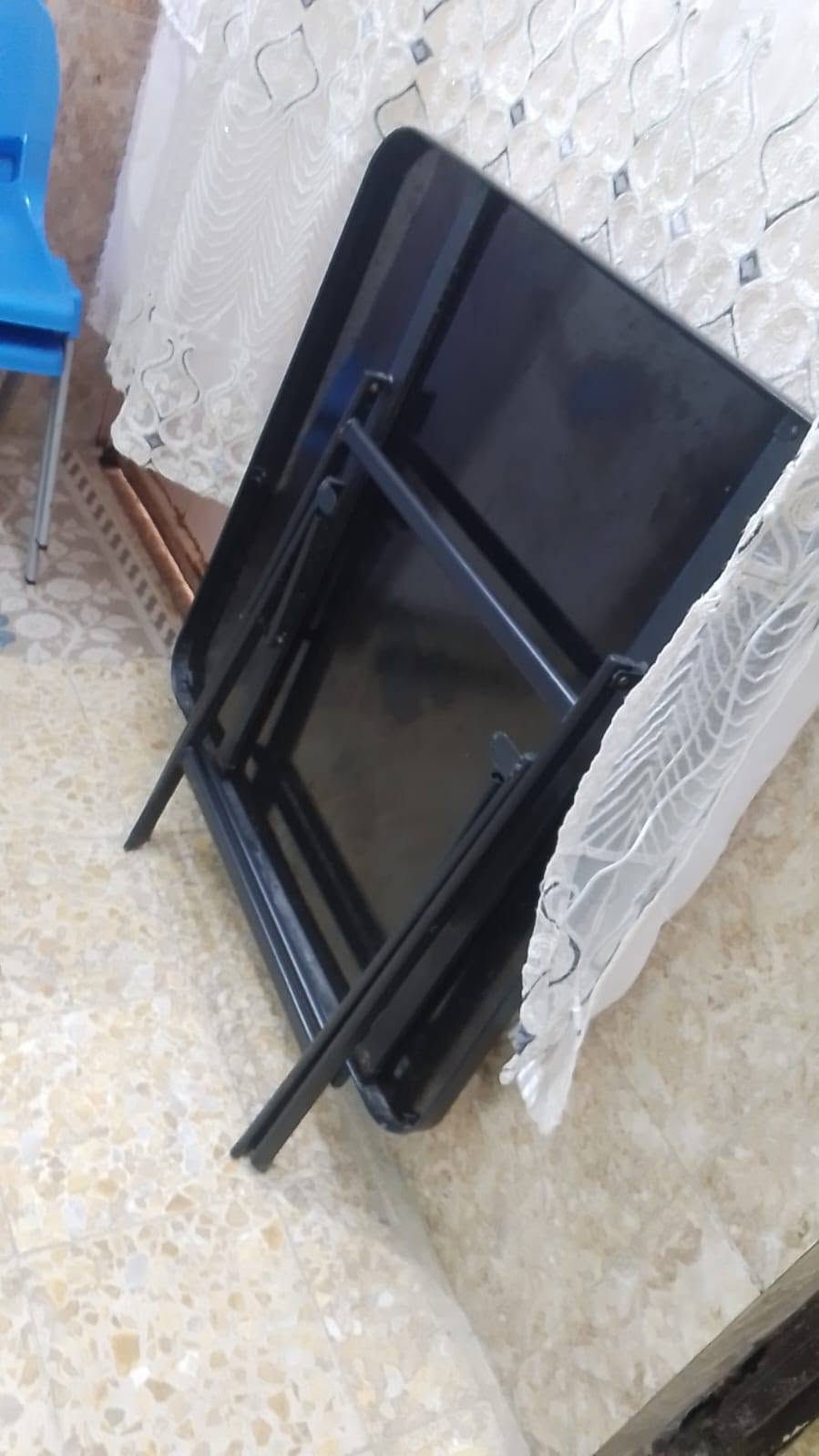 غرفه للبيع السعر 750 بيها مجال قليل بدون مندر جربايه
ميز طعام مربع سعر 50 
كاونتر سنگ  استيل ب125 بي مجال 
فرن استعمال قليل نضيف كلش سعر 100 وبي مجال قليل الاتصال على رقم ***********
