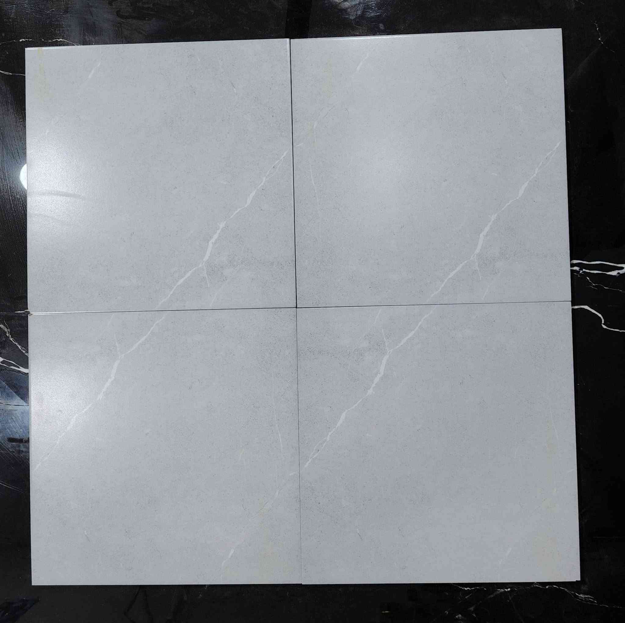 🔥 وصل حديثاً | بورسلين 40×40 🔥
📐 المقاس: 40×40
💪 نوعية ثقيلة وممتازة
🇮🇷 منشأ إيراني
✨ جودة مناسبة للاستخدام والمشاريع

💰 سعر مناسب جداً ومنافس
🏪 أسعار خاصة للمعارض
👷 أسعار خاصة للمقاولين والكميات

📦 الكميات متوفرة
📲 للاستفسار عن السعر والعروض والكميات، راسلنا على الخاص.

الحسني لتجارة السيراميك والبورسلين
🤝 أسعار جملة | جودة | تعامل مباشر

***********
***********
