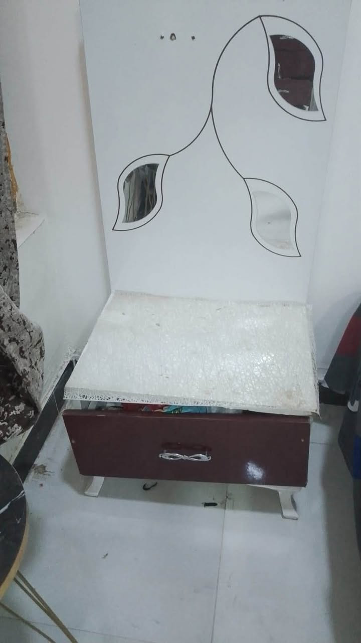 اغراض للبيع كلمن وسعره ***********
