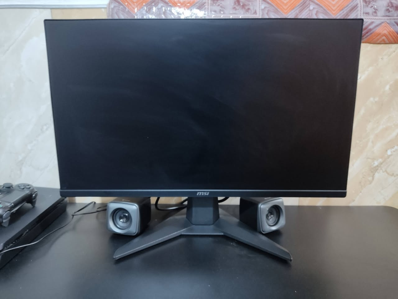 سلام عليكم  شاشه msi جديده استخدام بسيط
استفسار تواصل مع رقم *********** بي وتساب
