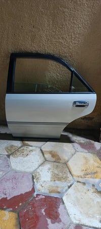 باب خلفي • جديد • شرط