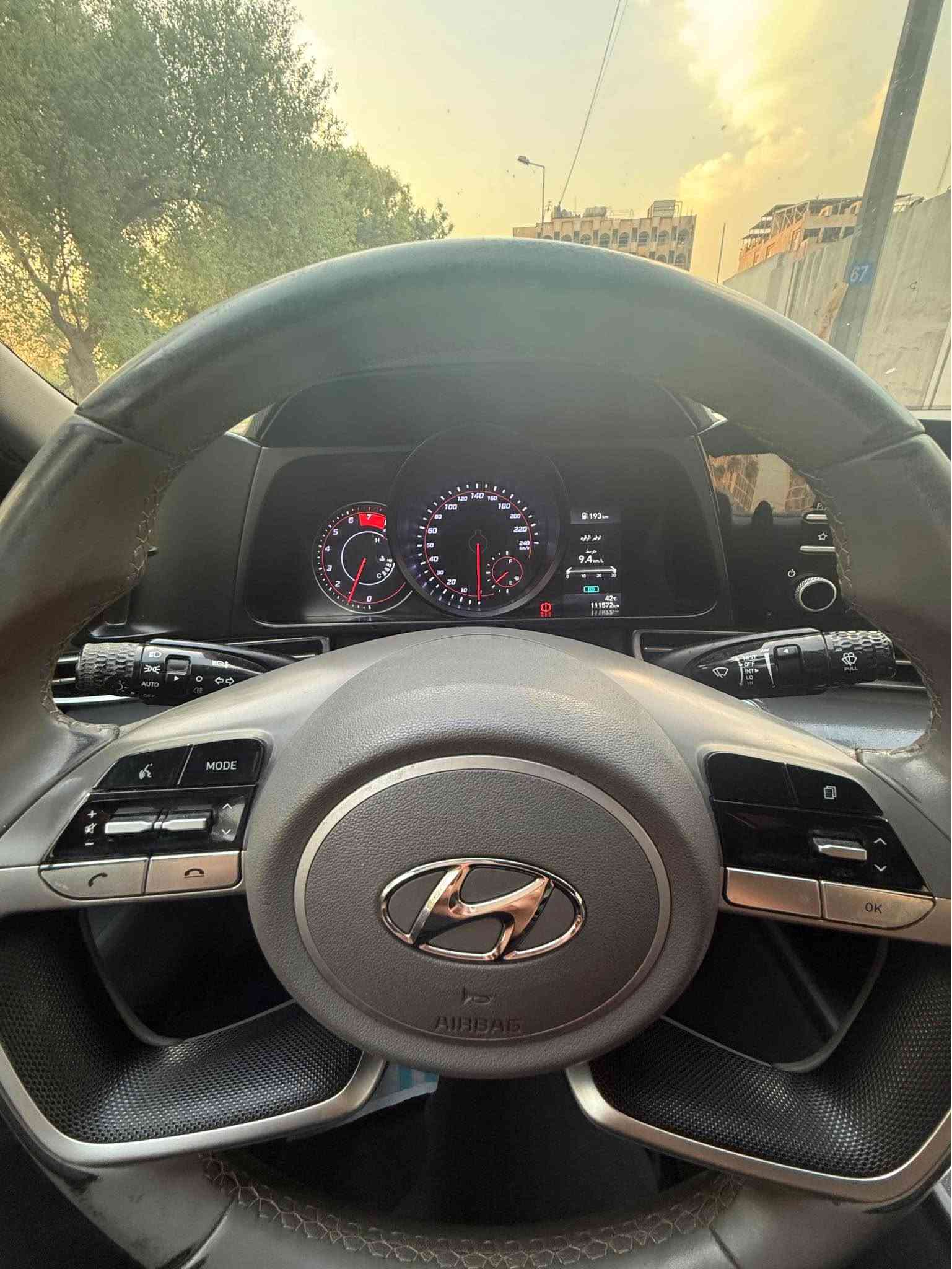 السلام عليكم 

النترا 2021 (( خليجي )) للبيع 
رقم بغداد الجديد ب اسسمي 

فول مواصفات السيارة 

محرك 2000 / فتحة / بصمه 
تبريد قطعتين / لد امامي وخلفي
شاشة اعطال وبيه بعد هواااي 

السيارة بيه بارد جاملغ امامي ايمن 
وبيه شوية بارد بداية بنيد وجاملغ 
منزل صورة قريبة كلش حتى تشوفوه
محرك مفتوح وكفاالة كير كفااالة
تبريد ثلج وكفالة الحمدلله والشكر

مكانها بغداد السيارة 

السعرر 135 وبي محال بسيط همين

*********** بي واتساب همين بغداد, العراق
