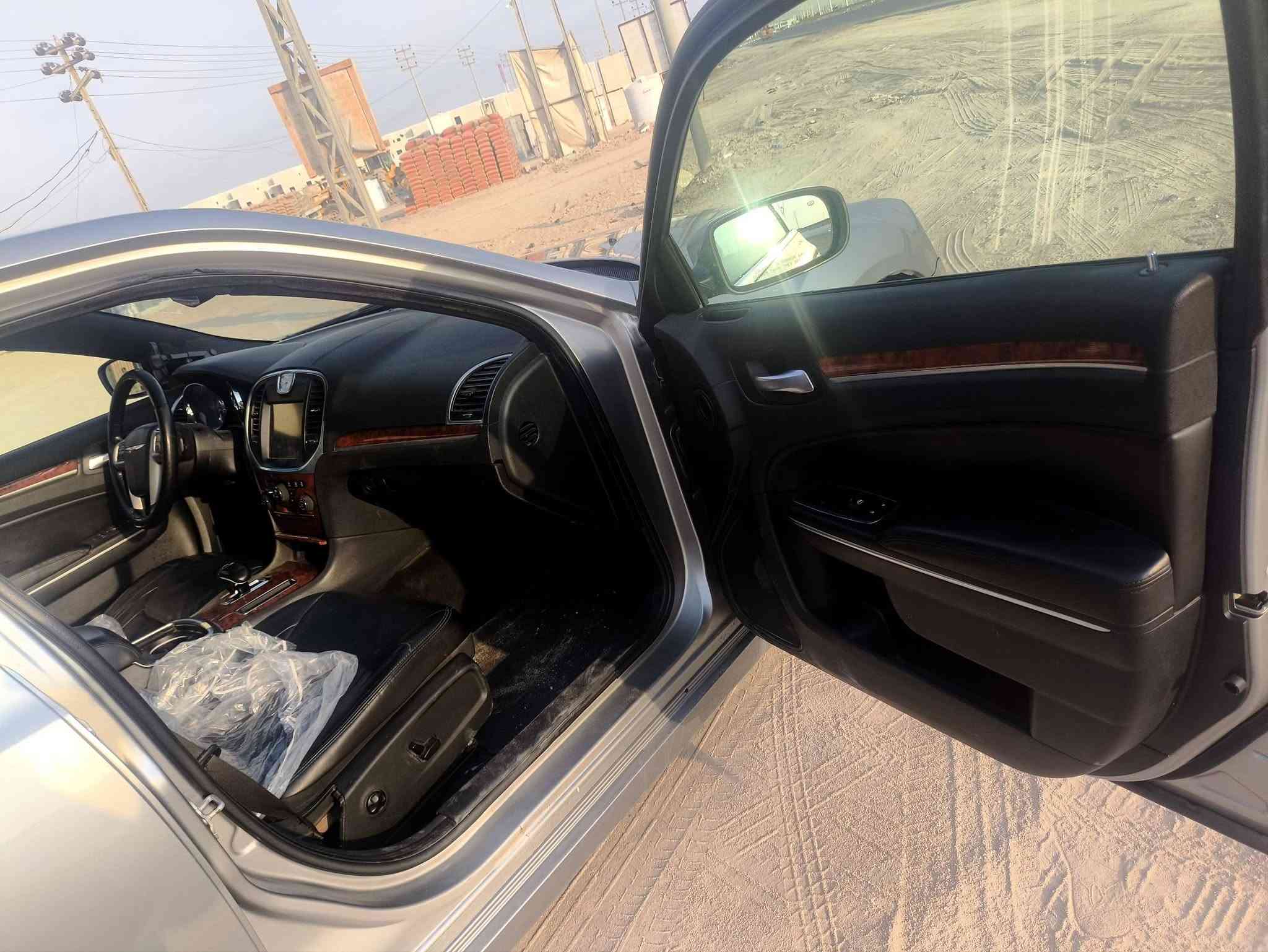 اوباما 2014 السعر50قفل 
بيع مستعجل جوة السوگ 
جاهزة من كلشي بدون نقص
دخول جديد ونضيفة السيارة
محرك3600يعني 6سلندر
ادوات گصة جنطة العنوان البصرة
للاستفسار اكثر ***********
فقط بيع بدون مراوس
