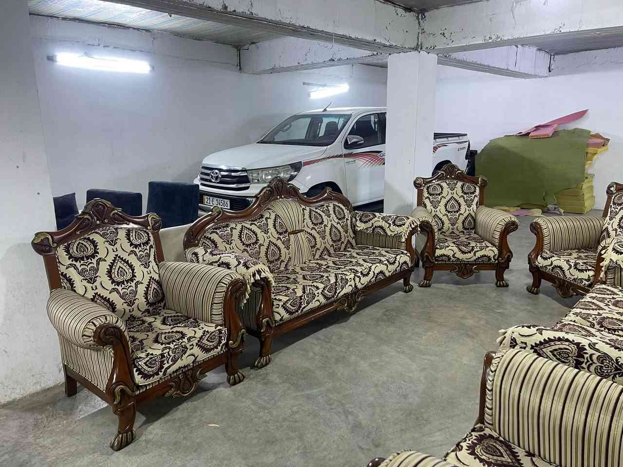 تاقمی کلاسیکی🔥
هاتینەوە بە تاقمێکی کلاسیکی 
10نەفەری ٪95 بەلۆکی ماوە 
بە پاکو خاوێنێ ماوە هیچ عەیب و 
عارێکی نیە ژم***********

