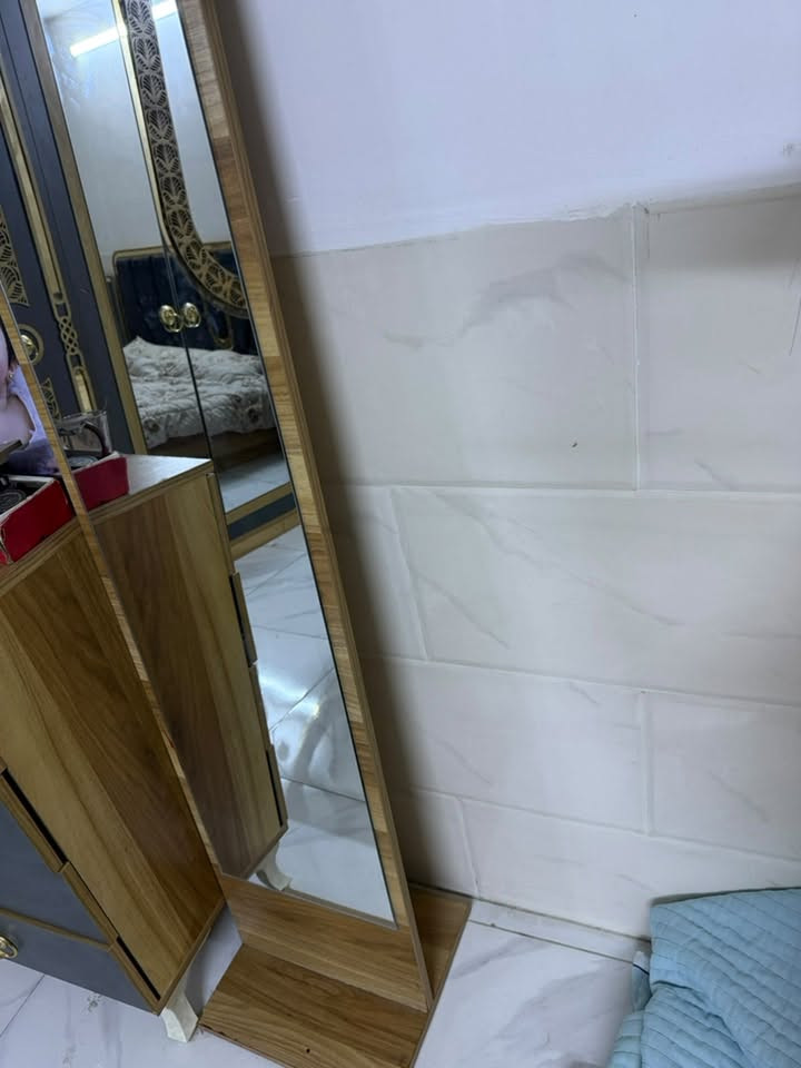 ٦٠٠ الف مكاني بغداد الدوره الصحه
غرفه نوم ٩ قطع 
كاونتر ٣ قطع
***********
