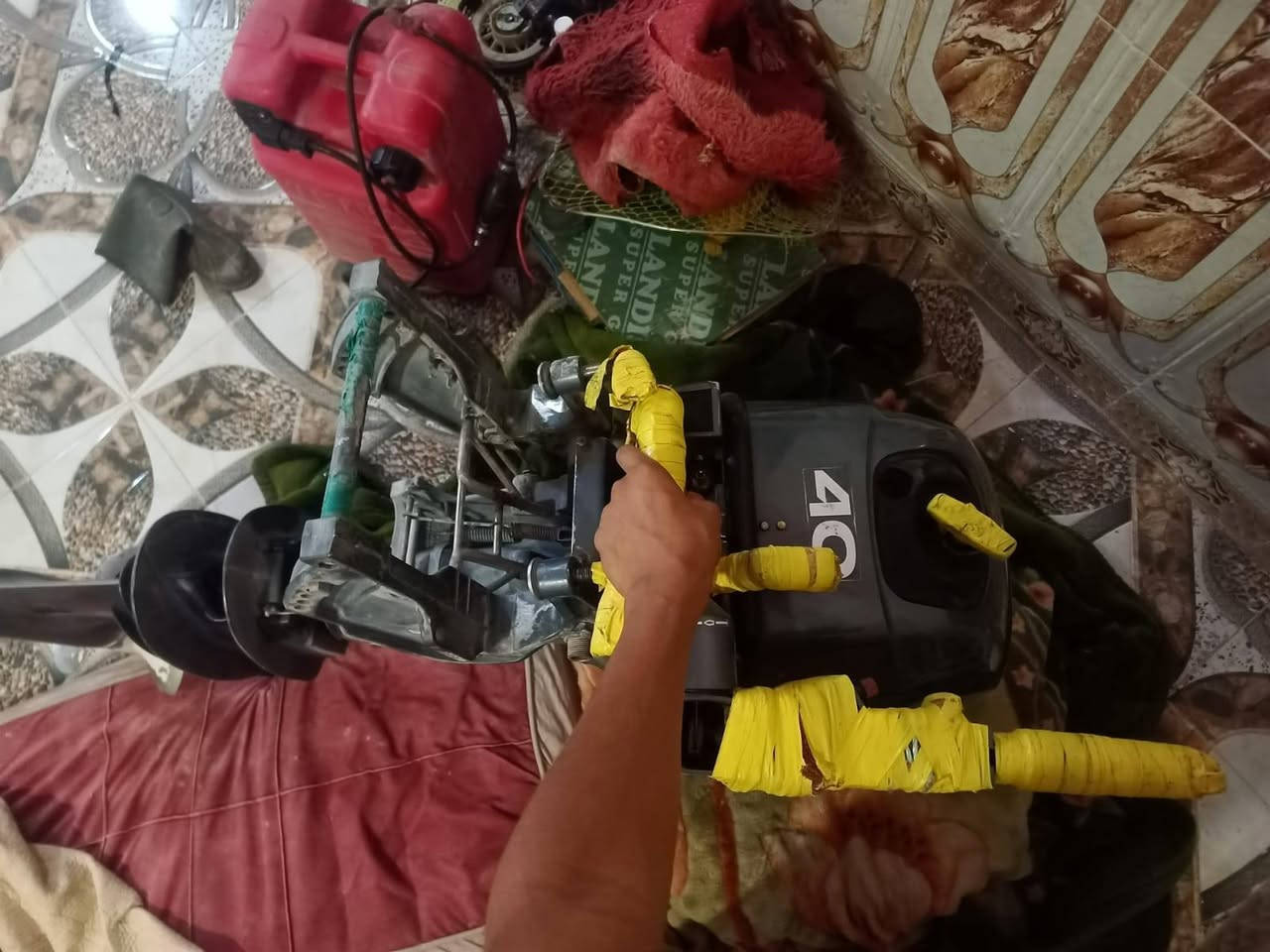 اسلام عليكم عده كامله كلشي نضيف الحديده نضيفه وشرط ما داخله عليه سبانه مكفوله كير ومحرك  ورافعه درجه اوله ومولد درجه اوله كلشي شغال تريد بس خيالهه   للبيع  الي حاب يستفسر  يتفضل خاص  او ارقم ***********
