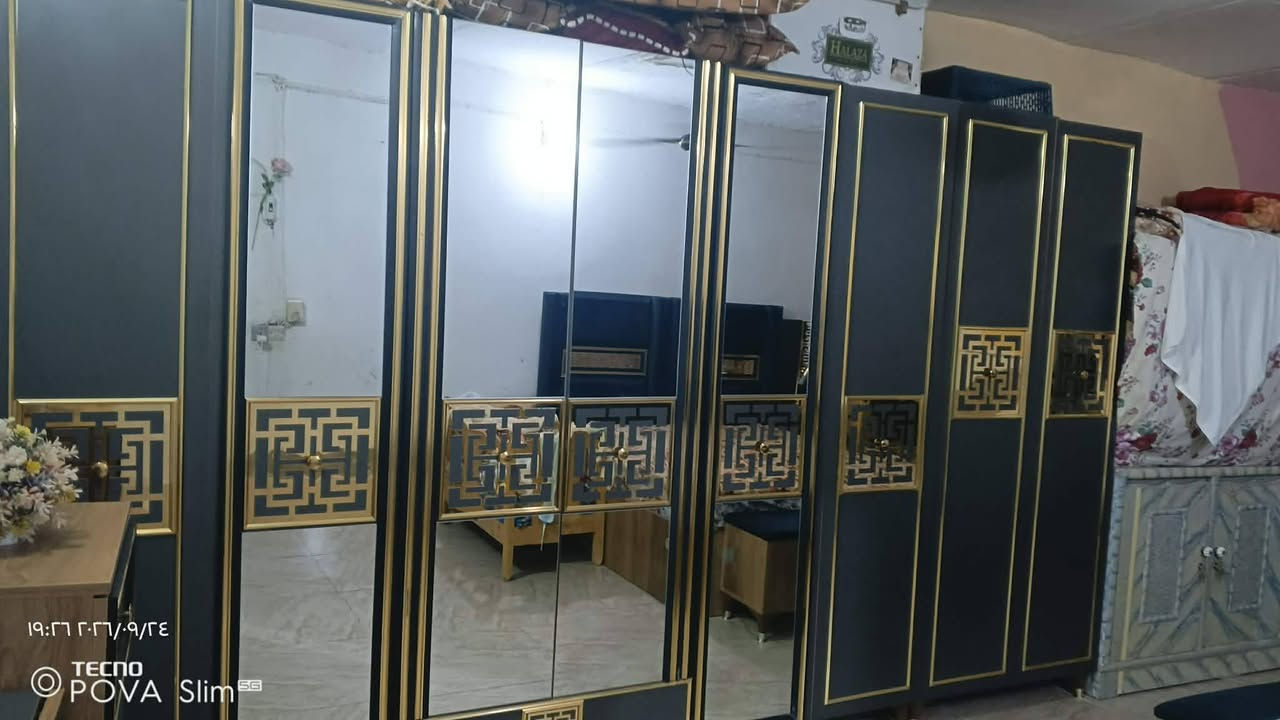 غرفه تركيه 8قطع نضيفه كلش للبيع ب600قفل
عنوان بعقوبه جرف الملح

نص مكتوب في الصور:
- ١٩:٢٦ ٢٠٢٦/٠٩/٢٤ TECNO POVA Slim 5G
- 19:36 2023/09/24 TECNO POVA Slim 5G
- 19:56 2023/09/24
- TECNO POVA Slim 5G