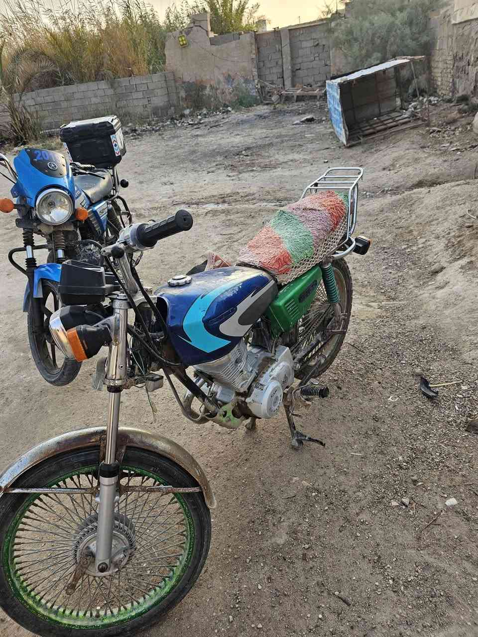 للبيع سعرها ٣٥٠ ارشا
هذا رقم راعيها ***********
