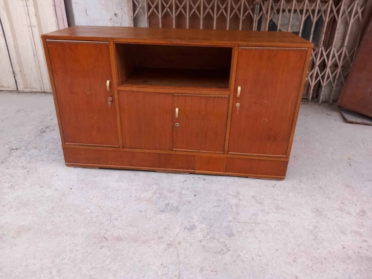 بوفيه فراش مستعمله السعر ب ١٤٠ وبيه مجالالعنوان بغداد الكرخ تقاطع درويش البياع شارع البداله الانتصارسوق اميمه فرع مجمع الرازي ع اليمنه منتصف شارع ع اليسرى خلف مي اور
***********
*********** بغداد, العراق
