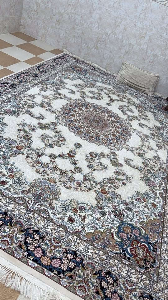 فەڕشی ۷٠٠ شانەی بارز شتێکی زۆر تازەو جوانە
سلێمانی 
***********
