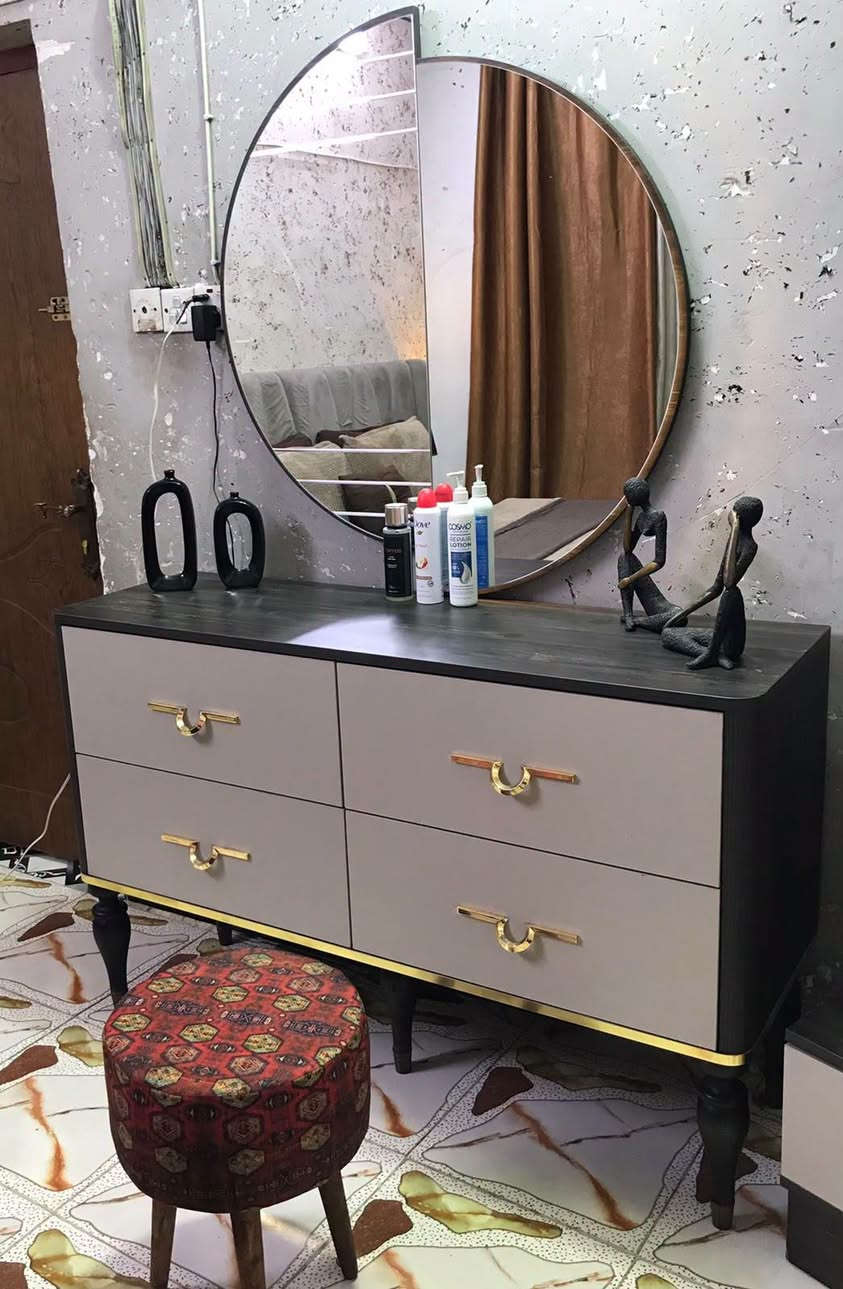 غرفة تركيه المودرن للبيع نضافه ١٠٠٪١٠٠
جديدة مابيها أي ضرر شرط جديدة
٩ قطع أصليه تكمه قويه السرير مخزن
***********
