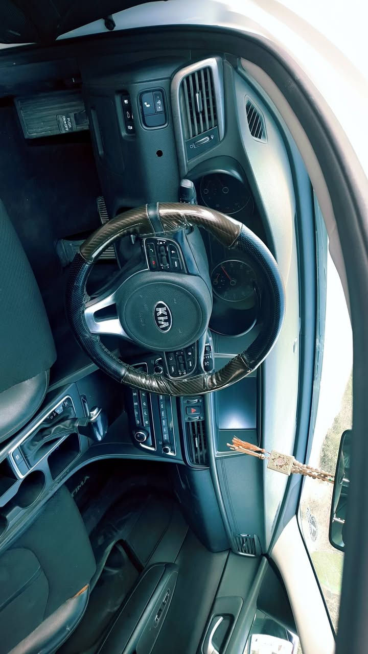 السلام عليكم للبيع  اوبتيما S 2018 
وارد امريكي GDI 2400 رقم بغداد باسمي تحويل نفس اليوم اذا تريد سنويه 2030 حادثه جاملغ ايسر سرقه فقط يعني السياره كلين بدون حادث سونار موجود سياره نضيفه 
السعر. 143 $   وبيها مجال بسيط حك الجية
العنوان بابل
للاستفسار ااتصال:***********
