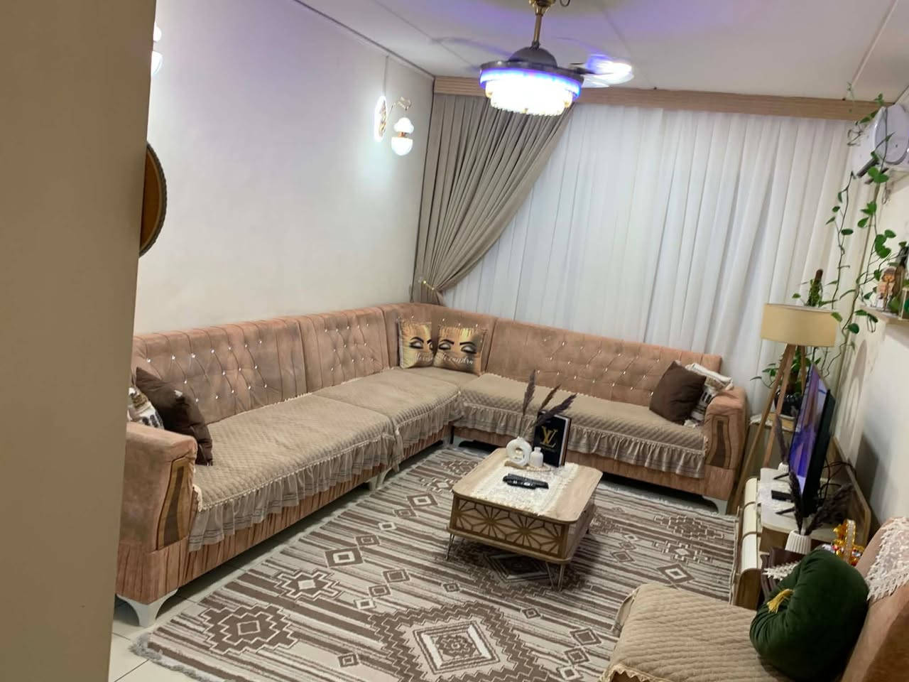 ديوان • ١٠ مقاعد • طبله وسطيه
