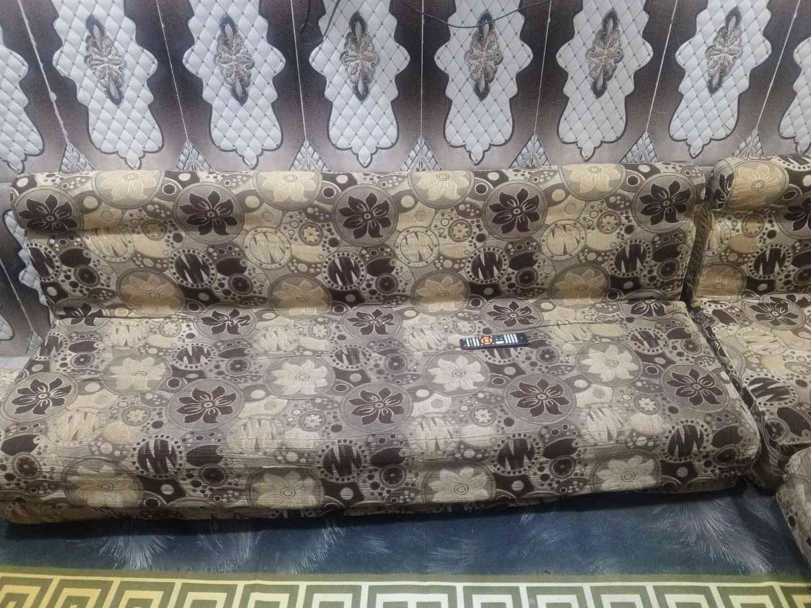 كعده اسفنجيه للبيع سعر 85 وبيهه مجال
مكانهه الزبير 
للتواصل ***********
