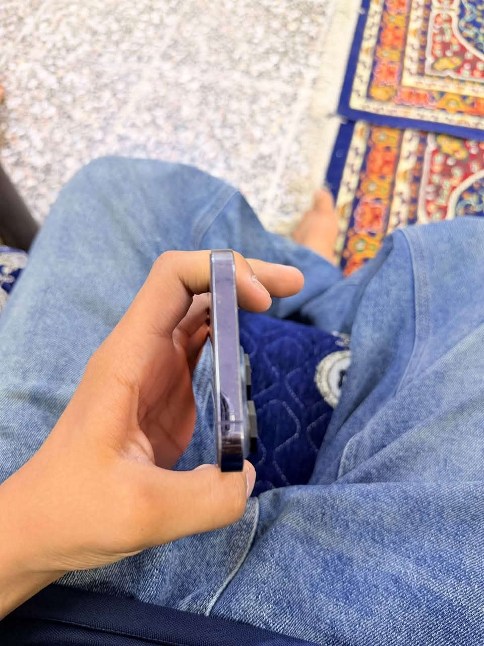 14برو ماكس 
الذاكره 256
البطاريه 81
فقط الضهر مكسور 
السعر 800 نهايته حگ الجيه 
مكاني بغداد مدينه 
***********   فقط واتساب رجاءاً

نص مكتوب في الصور:
- 84 9:38 الم اصار iOS iPhone 14 Pro Max MQ9X3AA/A GRVJ4JRG2V الطراز الطراز الأسلسلى
- 84 9:37 حالة البطارية والشحن كما هو الحال مع البطاريات القابلة لإعادة الشحن، بطارية الهاتف قابلة للاستهلاك وتصبح أقل فاعلية مع الوقت. معرفة المزيد... الحد الأقصى للقدرة 81% هذا قياس لققدرة البطارية مقارنة بقدرتها عندما كانت جديدة. قد تتسبب القدرة المنخفضة بتقليل ساعات الاستخدام بين عملية الشحن والأخرى. أقصى قدرة للأداء ستساعد الأنظمة المضمنة في النظام والمكونات في تخفيف آثار الأداء التي قد تلاحظها أثناء التقدم الكيميائي في عمر بطارية iPhone. شحن البطارية المحسن للحد من استنزاف عمر البطارية، يتعلم الـ iPhone من عادات الشحن اليومية، بحيث ينتظر ولا يتجاوز 80% حتى يحين موعد حاجتك إلى استخدامه.