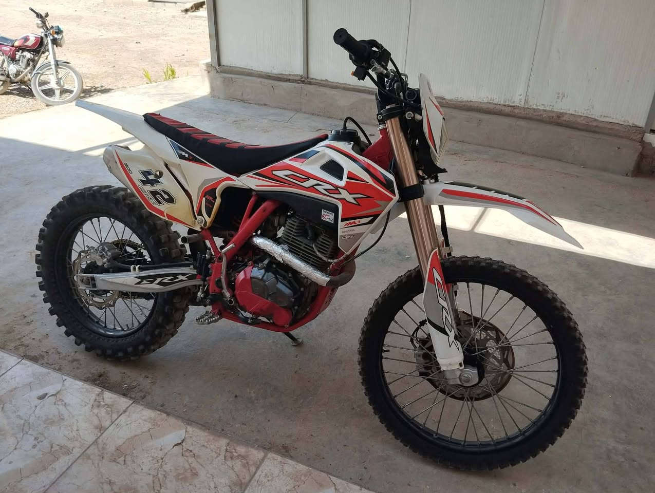 قفاز CRX موديل 25 محرك كبس ماضروب عليه اصبانه سعر 975هاتف ***********
