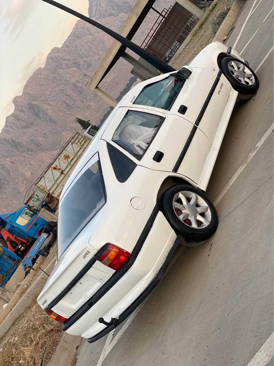 بەناوی خوا ئۆپڵ ڤیکترا ئاڕم پلاستیک سلێمانی ئاڕم و ئەوەلیات و موس و بڕاوەو لێدران بەشەرت ، هیچ لێدراو خایسی نیە تازە کورە کراوە بێ مەحجوم لەسەر ساخی نمونە لە جوانی، مۆدیل 92 , مەکینە 16 ، گێڕو مەکینە بەشەرتی هەموو شتێک کارەبای بەشەرت گەرمی مەزبوت 4 تایەو ویل بیکاشۆ لۆک ، نرخی فرۆشتنی (25) گەڵایە پارەی حلوجێکی خاوێنە , شوێن ڕانیە   ، *********** رانية, السليمانية
