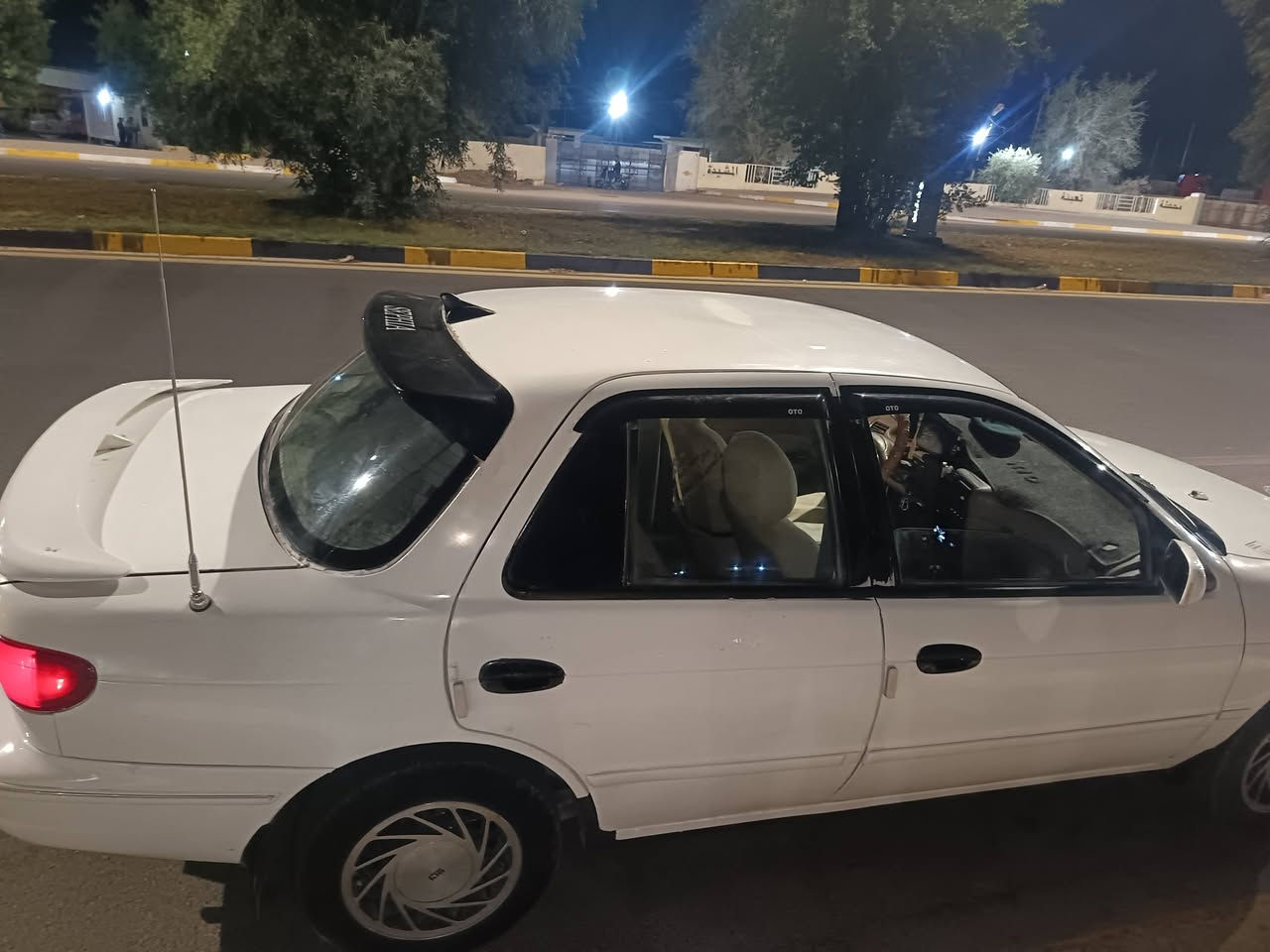 للبيع كيا سيفيا
موديل ١٩٩٤ 
رقم بغداد 
كير اوتوماتيك 
مكينه مسكر
كير و مكينه وحداديه جديد
كهربائيات كلها شغاله 
تخم تاير جديد
صدر امامي خلفي جديد 
دوشمه جديد 
سيارة شرط النضافة 
صبغ للجماليه 
مكفولة من ضربة وكص 
السعر ٣٠ بيه مجال بسيط
ا
للأستفسار ***********
