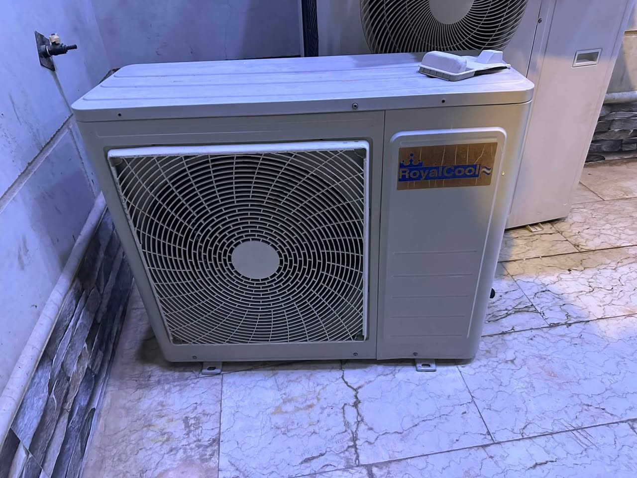سلام عليكم سبلت ثنين طن رويال جنرال نظيف جداً استخدام 3 اشهر تجي وتشوفه بعينك كامل مكمل 
مكاني البصرة حي الزيتون 
***********
