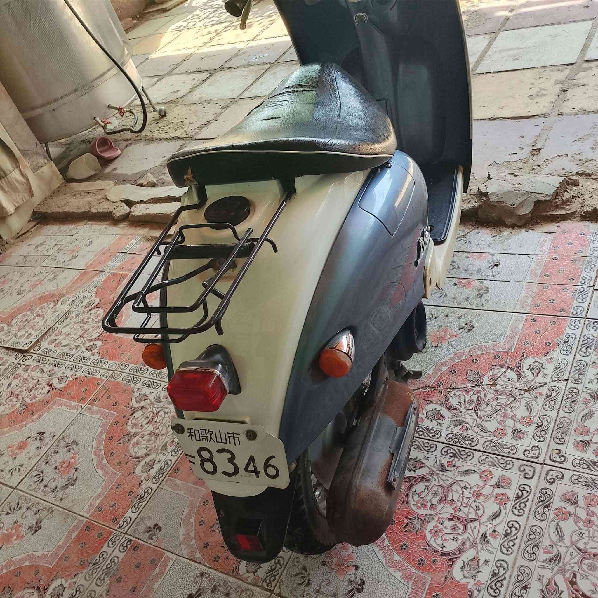 مصريه للبيع دراجه  ماناقصهاا شي  مكينه تخبل مشيهاا 350مجالها بسيط ***********
